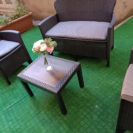 شقة A Con Giardino